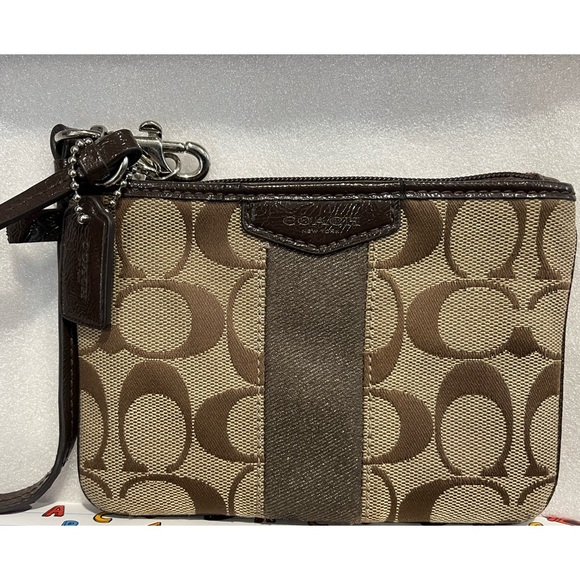 Coach Jacquard Signature Stripe Small Wristlet  51158 - Picture 1 of 4